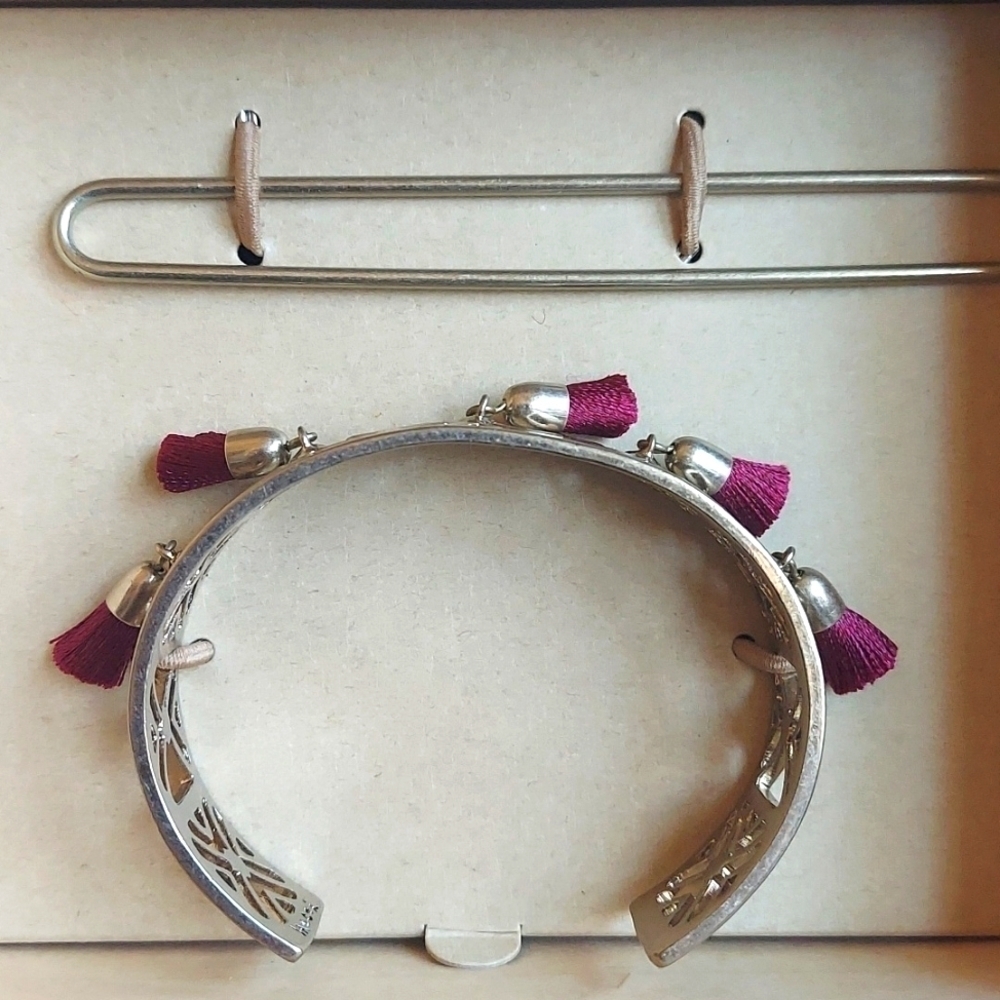 Jen Atkins x Chloe & Isabel hair cuff - antique silver with red tassels